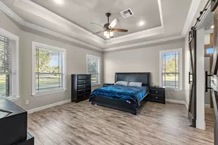 726 Stallion Cir, Angleton, TX 77515 - Photo 23
