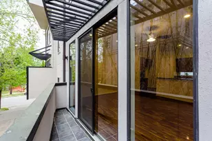 1609 Welch St, Houston, TX 77006 - Photo 9