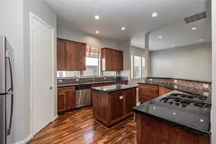 1609 Welch St, Houston, TX 77006 - Photo 7