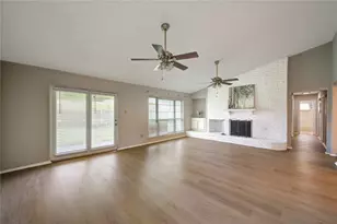 10523 Towne Square Rd, Sugar Land, TX 77498 - Photo 11