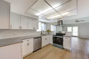 10523 Towne Square Rd, Sugar Land, TX 77498 - Photo 13