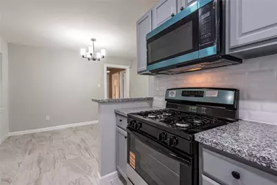 607 Debbie Lane, Alvin, TX 77511 - Photo 11