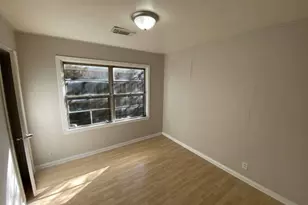 5810 Belmark St, Houston, TX 77033 - Photo 9