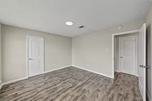 7015 Northleaf Dr, Houston, TX 77086 - Photo 23