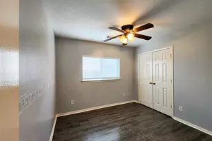 11902 White Water Bay Dr, Pearland, TX 77584 - Photo 9