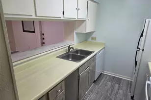 3025 Walnut Bend Ln, Houston, TX 77042 - Photo 17