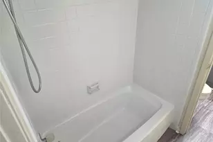 3025 Walnut Bend Ln, Houston, TX 77042 - Photo 23