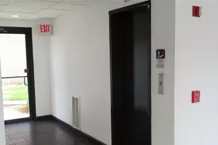 3025 Walnut Bend Ln, Houston, TX 77042 - Photo 3