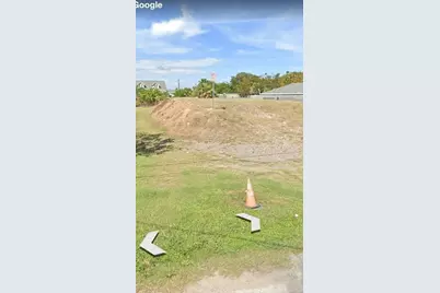 5724 Ave T, Galveston, TX 77550 - Photo 3