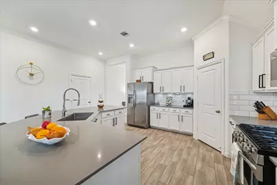 15023 Gulfstream Park Avenue, Baytown, TX 77523 - Photo 9