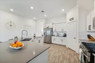 15023 Gulfstream Park Ave, Baytown, TX 77523 - Photo 9