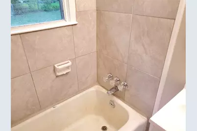 5318 Doulton Drive, Houston, TX 77033 - Photo 7
