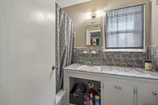 6821 Leader St, Houston, TX 77074 - Photo 13