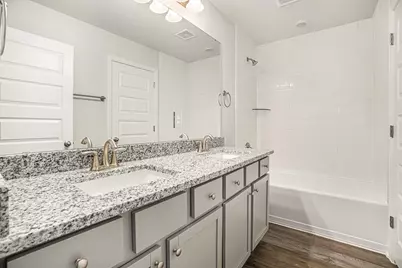 10 Greenbriar Loop, Angleton, TX 77515 - Photo 15