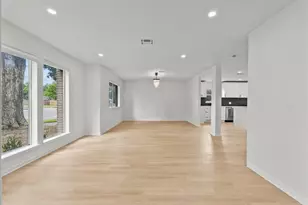 5762 Birdwood Rd, Houston, TX 77096 - Photo 3
