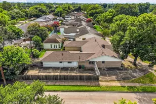 5762 Birdwood Rd, Houston, TX 77096 - Photo 47