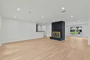 5762 Birdwood Rd, Houston, TX 77096 - Photo 9