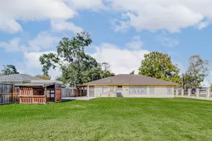 101 Live Oak St, Baytown, TX 77520 - Photo 37