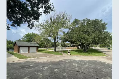 717 Quintana Roo Place, Seabrook, TX 77586 - Photo 3