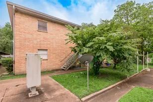 525 12th St, Huntsville, TX 77340 - Photo 17