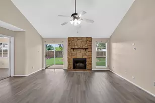 14338 Royal Hill Dr, Houston, TX 77083 - Photo 11