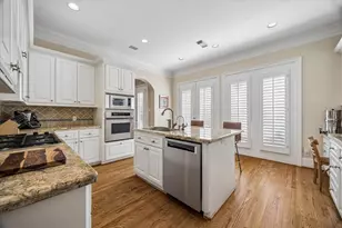 2426 Nantucket Dr, Houston, TX 77057 - Photo 13