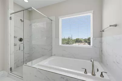 2102 Bello Amanecer Lane, Houston, TX 77055 - Photo 19