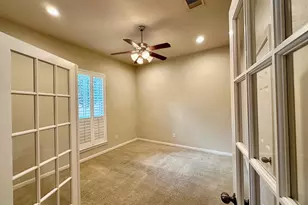 1002 Yaupon Square Ln, Houston, TX 77008 - Photo 9