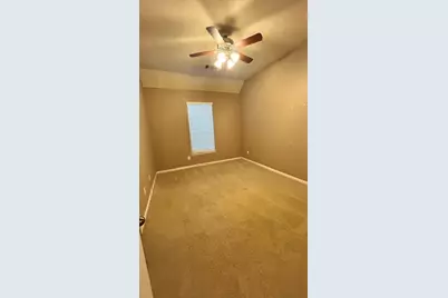 1002 Yaupon Square Lane, Houston, TX 77008 - Photo 11