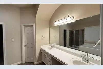 1002 Yaupon Square Lane, Houston, TX 77008 - Photo 15