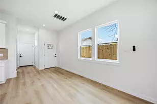 6610 Ezzard Charles Ln, Houston, TX 77091 - Photo 13