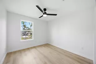 6610 Ezzard Charles Ln, Houston, TX 77091 - Photo 31