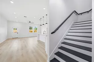 6610 Ezzard Charles Ln, Houston, TX 77091 - Photo 17