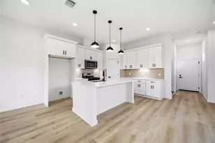 6610 Ezzard Charles Ln, Houston, TX 77091 - Photo 9