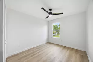 6610 Ezzard Charles Ln, Houston, TX 77091 - Photo 29