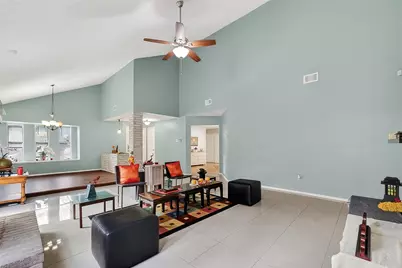 8122 Sandy Glen Lane, Houston, TX 77071 - Photo 7