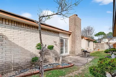 8122 Sandy Glen Lane, Houston, TX 77071 - Photo 21