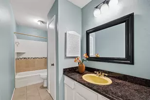 8122 Sandy Glen Ln, Houston, TX 77071 - Photo 19