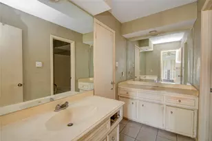 14249 Lost Meadow Ln, Houston, TX 77079 - Photo 17