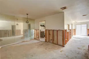 14249 Lost Meadow Ln, Houston, TX 77079 - Photo 9