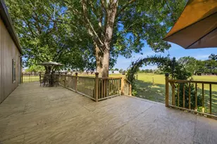 9318 E Creek Bend Dr, Needville, TX 77461 - Photo 31