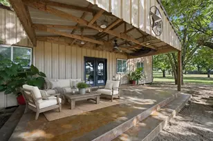 9318 E Creek Bend Dr, Needville, TX 77461 - Photo 9