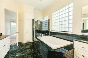 1 Heritage Oak Ct, Lake Jackson, TX 77566 - Photo 31