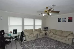 2406 Padgett Ct, Sugar Land, TX 77498 - Photo 5