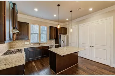 610 Delano Street, Houston, TX 77003 - Photo 9