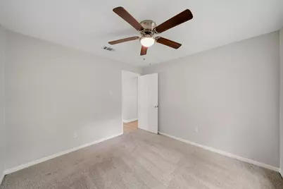 915 S Shanks Street, Clute, TX 77531 - Photo 11