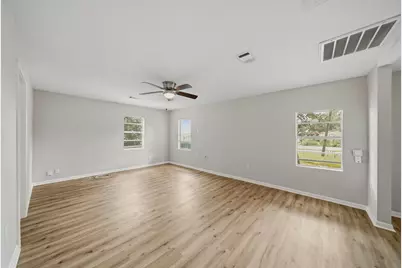 915 S Shanks Street, Clute, TX 77531 - Photo 23