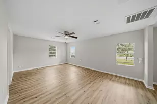 915 S Shanks St, Clute, TX 77531 - Photo 23