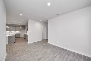 2106 Della Lks Ct, Fresno, TX 77545 - Photo 7