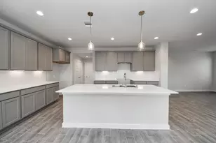 2106 Della Lks Ct, Fresno, TX 77545 - Photo 9